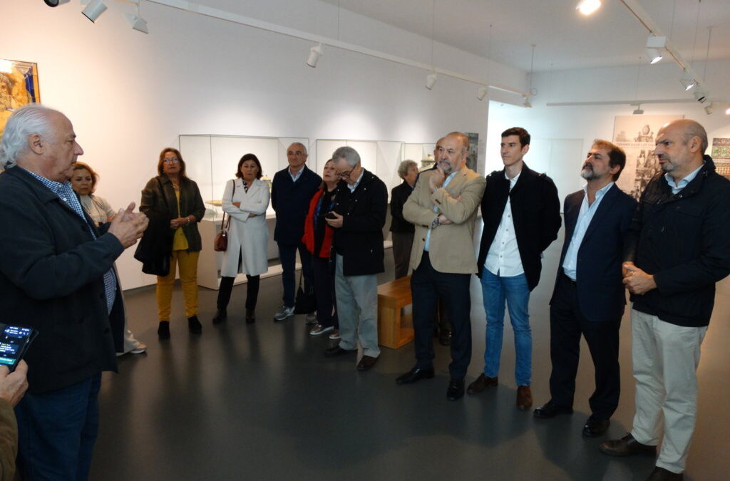 Acto de inauguración de la exposición fotográfica «El origen de la azulejería en Andalucía Occidental»